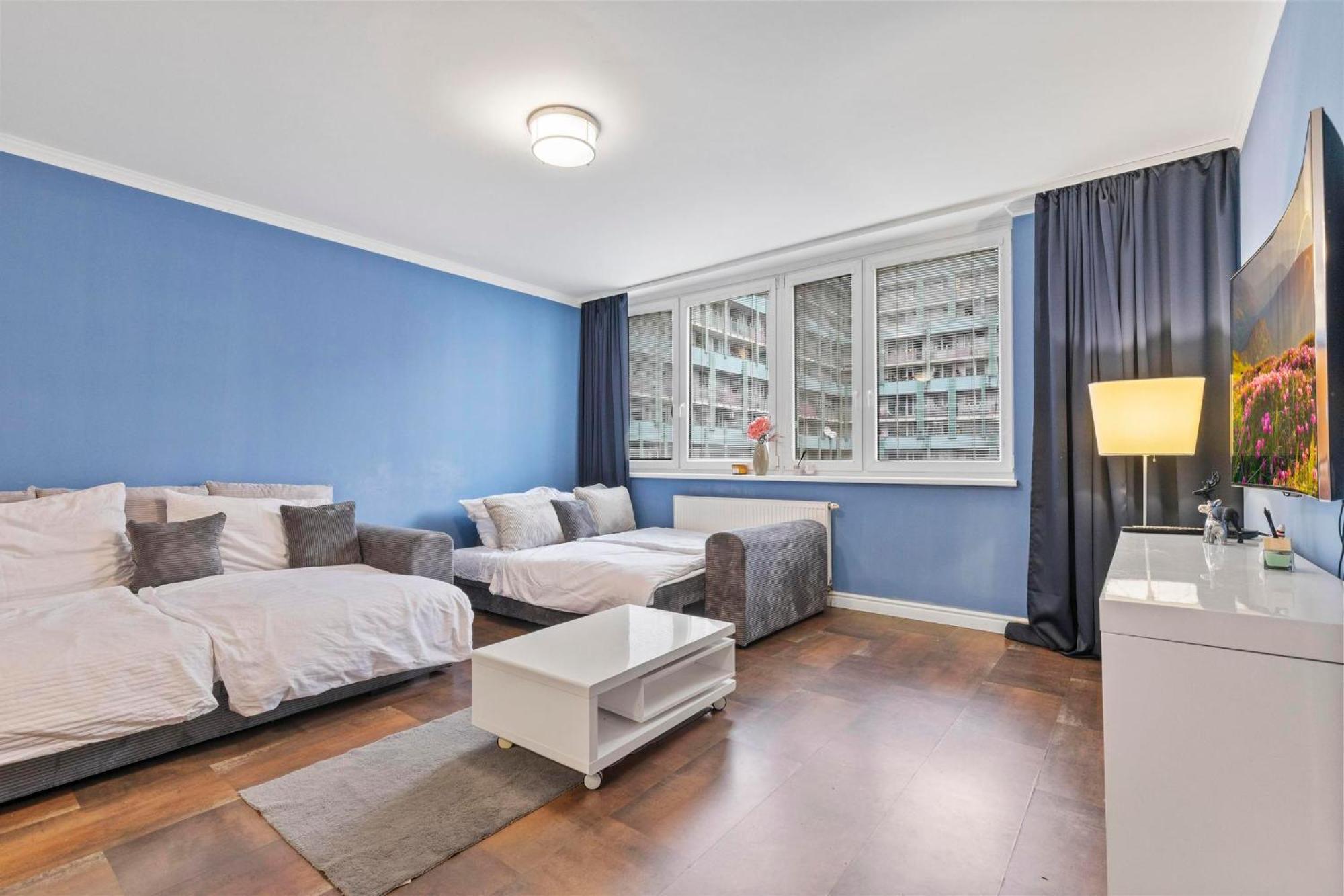 Tomato Apartment - With Free Parking บราติสลาวา ภายนอก รูปภาพ